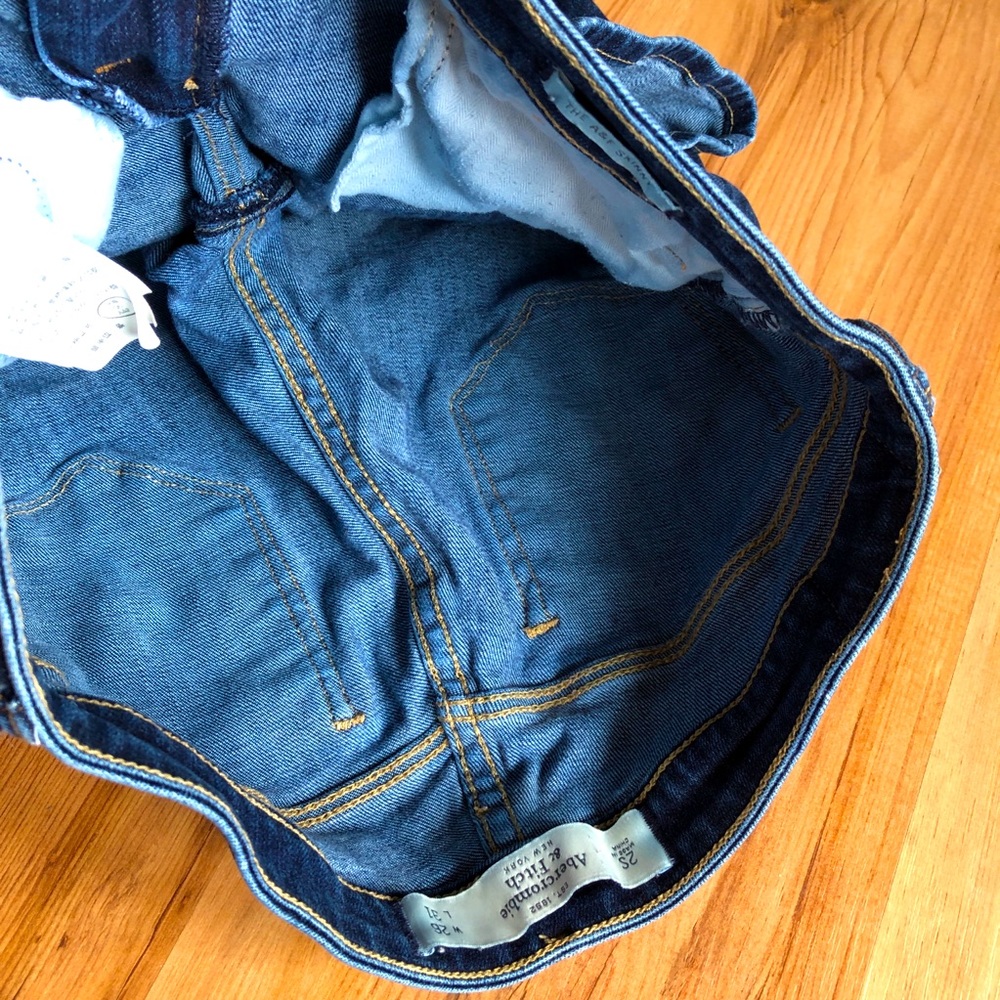 Abercrombie Skinny Jeans Distressed Size 26 x31 2S - Picture 7 of 15